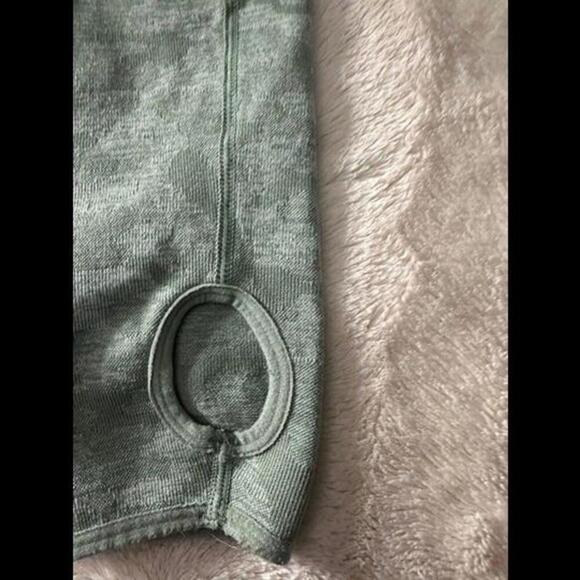 Gymshark Women's Long Sleeve Cropped Workout Top - Size M - Picture 4 of 4